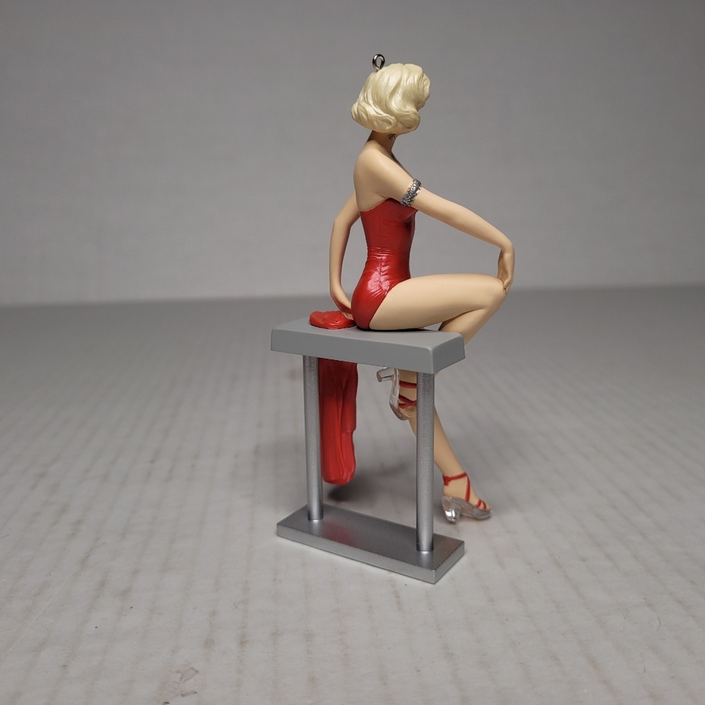 Hallmark Ornaments Marilyn Monroe 1999 - Picture 5 of 5